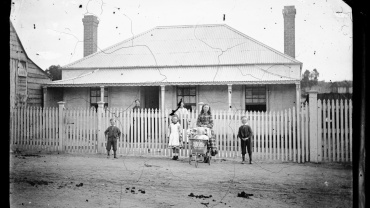 a2822963 - House [of W.T. Pullen], Tambaroora Street, Hill End