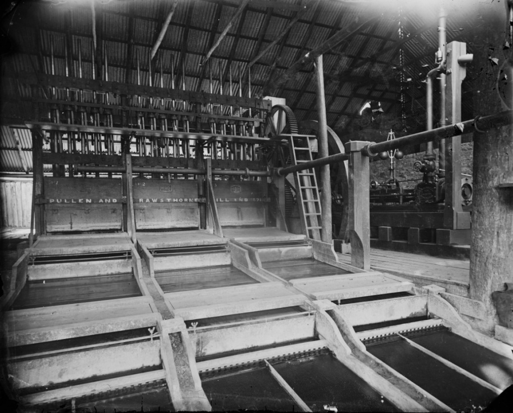a2825334 - Pullen and Rawsthorne's "Little Wonder" Stamper Battery, opposite the southern end of Clarke Street, Hill End