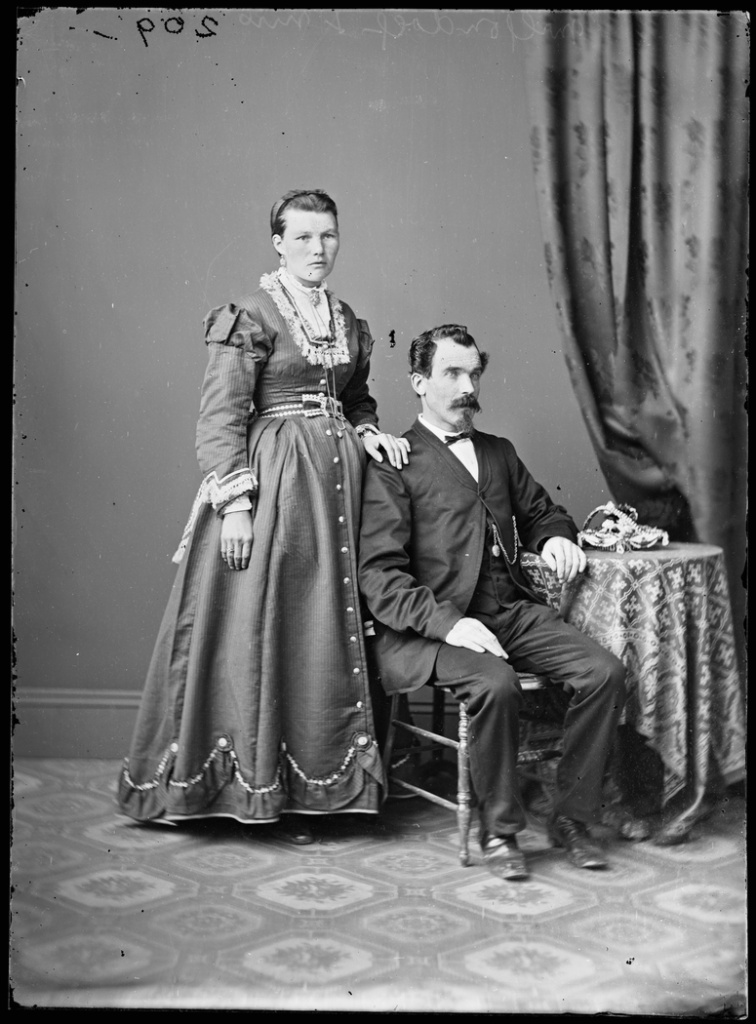 a2823169  - Peter Gondolf and his wife Johanna